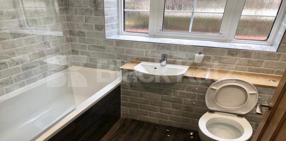 			LET , 2 Bedroom, 1 bath, 1 reception Apartment			 Page Street, St. James Park/Westminster 